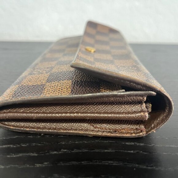 LV- Sarah Damier Wallet - Picture 4 of 8